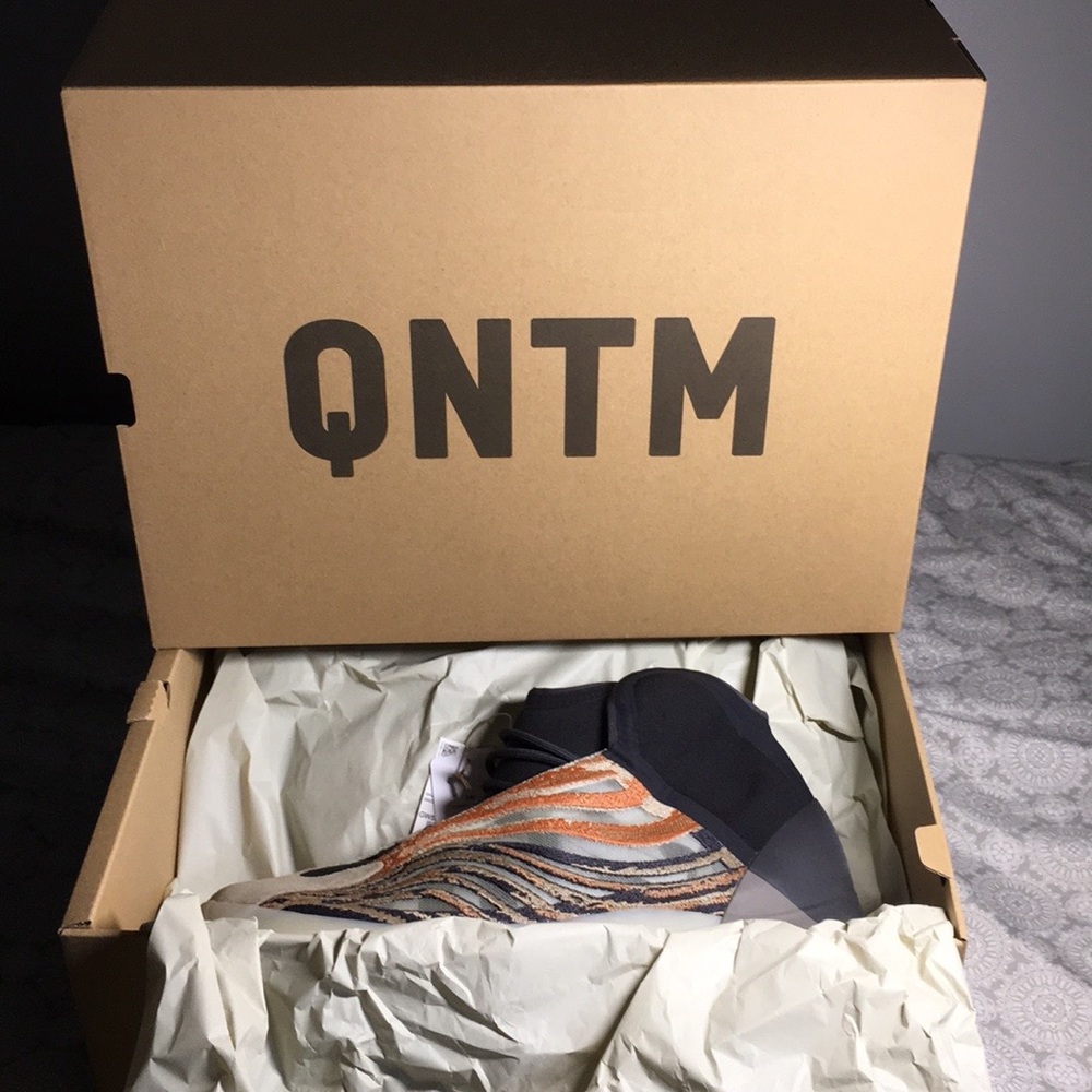 Yeezy QNTM Flash Orange